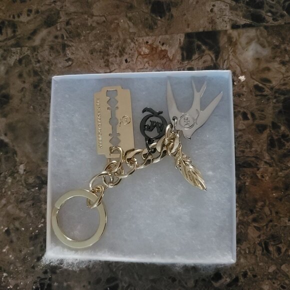 ALEXANDER MCQUEEN Keychain. Brand New. Gift Box included. - Picture 16 of 16